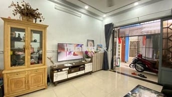 Nhà rộng hẻm thông thoáng, gần mặt tiền Phạm Văn Bạch.