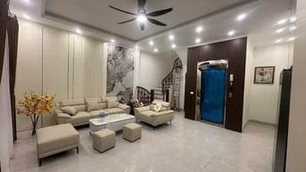 Bán nhà Thái Hà, 6 tầng thang máy. Giá 13 tỷ. Không qua sàn