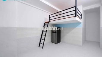 PHÒNG GÁC TẦNG TRỆT FULL NỘI THẤT RỘNG 30m2 - NGAY BỜ KÈ HOÀNG SA