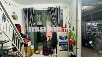 Hot, Bán gấp nhà riêng Huỳnh Văn Chính, Tân Phú, 32m2, 2 tầng, hxh, 2t