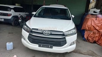 Toyota Innova 2.0E Trắng 172345 km