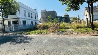 KẸT TIỀN BÁN MẢNH 2002m2 SỔ RIÊNG, GIÁ 180 TRIỆU, GẦN TRƯỜNG CHỢ KCN