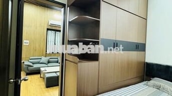 Ngay sát mặt giải phóng thuận tiện đi lại mà giá rẻ