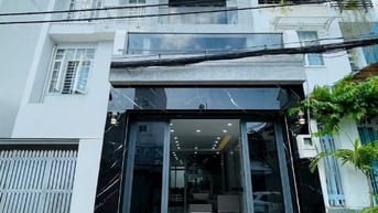 Nhà mới đẹp có thang máy MT đường 51 p.Tân Hưng full nội thất ở kiềng 