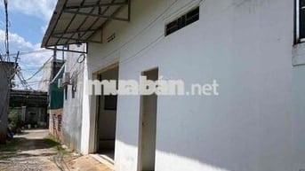 Nhà rộng 100 met giá rẻ cho gia đình thu nhập thấp