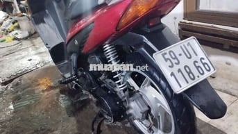 Nhà có chiếc xe click máy móc êm xe ít hao xăng