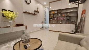 Bán nhà TT Lò Đúc, tầng 2 oto đỗ, 50m 2N1WC, full nội thất, tiện ích