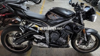 Triumph Street Triple 765 RS 2022 Đen carbon