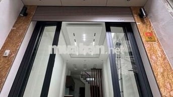 Cho thuê nhà mới xây 30mx5 tầng đối diện time city