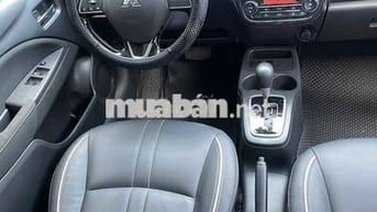 Mitsubishi Attrage 2024 Premium 1.2 CVT - 12000 km