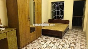 Cho thuê tập thể tầng 5 - Phố Chùa Bộc - 80m2 - 2 ngủ