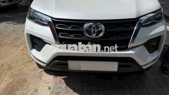Toyota Fortuner 2022 Trắng