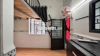 CHO THUÊ PHÒNG TRỌ GIÁ RẺ – GÁC CAO–CÓ CỬA SỔ TRỜI– NGAY AEON TÂN PHÚ