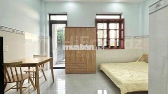 Phòng có ban công rộng full nội thất ngay Hoàng Diệu 2,Linh Trung