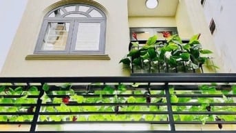 Bán nhà đẹp sổ riêng ở Nguyễn Thượng Hiền P5 Q. Bình Thạnh Giá 2tỷ950 