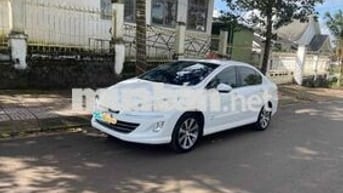 Peugeot 408 2016 Premium 2.0 AT - 6000 km