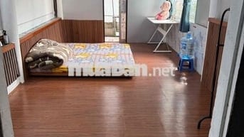 phòng trọ cách chợ Long Biên 300m