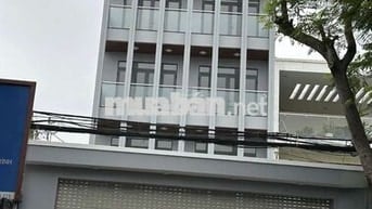 Cho thuê toà nhà có cầu thang máy 4 lầu sàn trống suốt