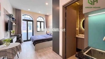 CHO THUÊ CĂN HỘ CAO CẤP GIÁ RẺ BAN CÔNG NGAY BỜ KÈ TRƯỜNG SA QUẬN 3