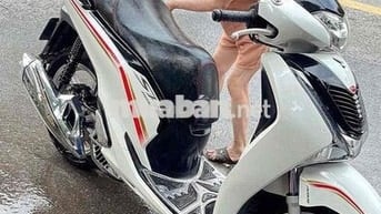 Cần bán sh 2018 mới zin đi được 800km phanh ABS