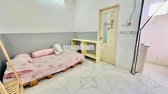 PHÒNG TRỌ GIÁ RẺ FULL NỘI THẤT, CỬA SỔ TRỜI, GIỜ GIẤT TỰ DO