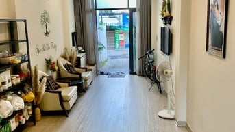 Cho thuê mặt bằng tầng trệt nhà mới hẻm xe hơi tiện kinh doanh 