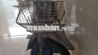 Yamaha Sirius Thể thao màu Bạc