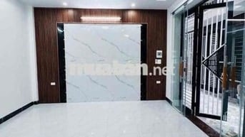 nhà mới. trung tâm thượng thanh long biên