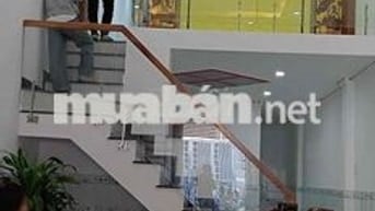 cho thuê nhà 1/ ngay trung tâm chợ liên ấp 26 vla nhà mới tinh 3p ngủ