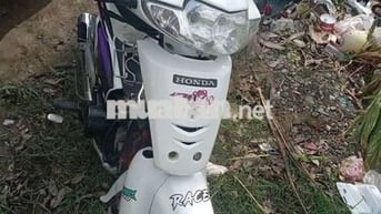 Honda Wave trắng  kiên nhật don mới ăn tết