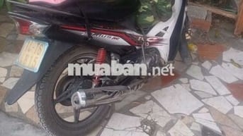 Yamaha Sirius RC Trắng đen