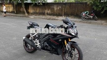 Yamaha R15 V3 màu Đen