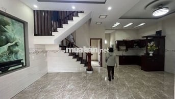 CHO THUÊ NHÀ TRỆT LẦU 4 P NGỦ SÂN 2 XE HƠI GẦN TRƯỜNG CẤP 2 TÂN BÌNH