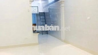 Cho thuê tập thể tầng 1 - Đối diện Royal city - 50m2 - 1 ngủ, 1gác xép