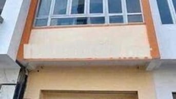 CHO THUÊ NHÀ MẶT TIỀN ĐƯỜNG 3/2,QUẬN 10(4,3x15,7PN,1MB,5WC