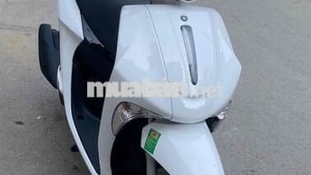 xe còn rất đẹp xe chạy hơn vạn chút xíu thôi ạ