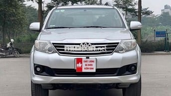 Toyota Fortuner 2014 2.7V 4x2 Bạc 140000 km