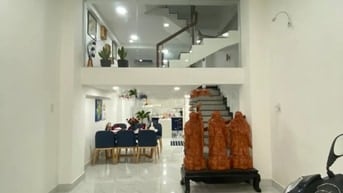 Bán nhà giá mềm Thích Quảng Đức, P4, Phú Nhuận, 3,1 tỷ, sổ hồng riêng