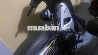 em cần bán xe wwave 110 .   mới chạy 2v biển 17 ạ