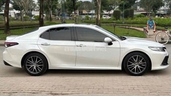 Camry 2.0Q đời mới 2022 chính chủ