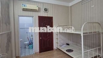 Cho thuê phòng ban công lầu 2 tại DQH