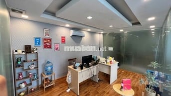 Văn phòng nằm ngay trung tâm GV giá cực TỐT