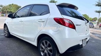 Mazda 2 2011 Trắng 160000 km