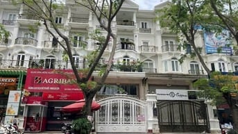 Cho thuê nhà mặt tiền trung tâm quận 7, 6x20m 1 trệt 3 lầu, giá 60 tr