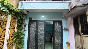 Cho thuê nhà nguyên căn có máy lạnh ngay chợ thủ đức 5tr