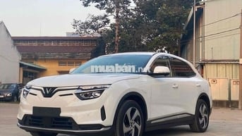 VinFast VF8 2024 S - 25 km