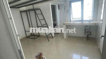 phòng gác thoáng giá rẻ gần KCX, PHM, CRESENTMALL