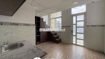 Phòng duplex mới 100% gần cầu chữ Y, ParcMall Q8 thang máy ở 3-4 bạn