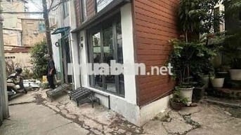 HÀNG HIẾM CÓ NHÀ Ở NGAY CÁCH MẶT TIỀN VÀI CĂN