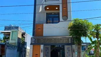 Bán nhà 3 tấm mới xây 100% tại KDC Cát Tường Phú Sinh - Full nội thất